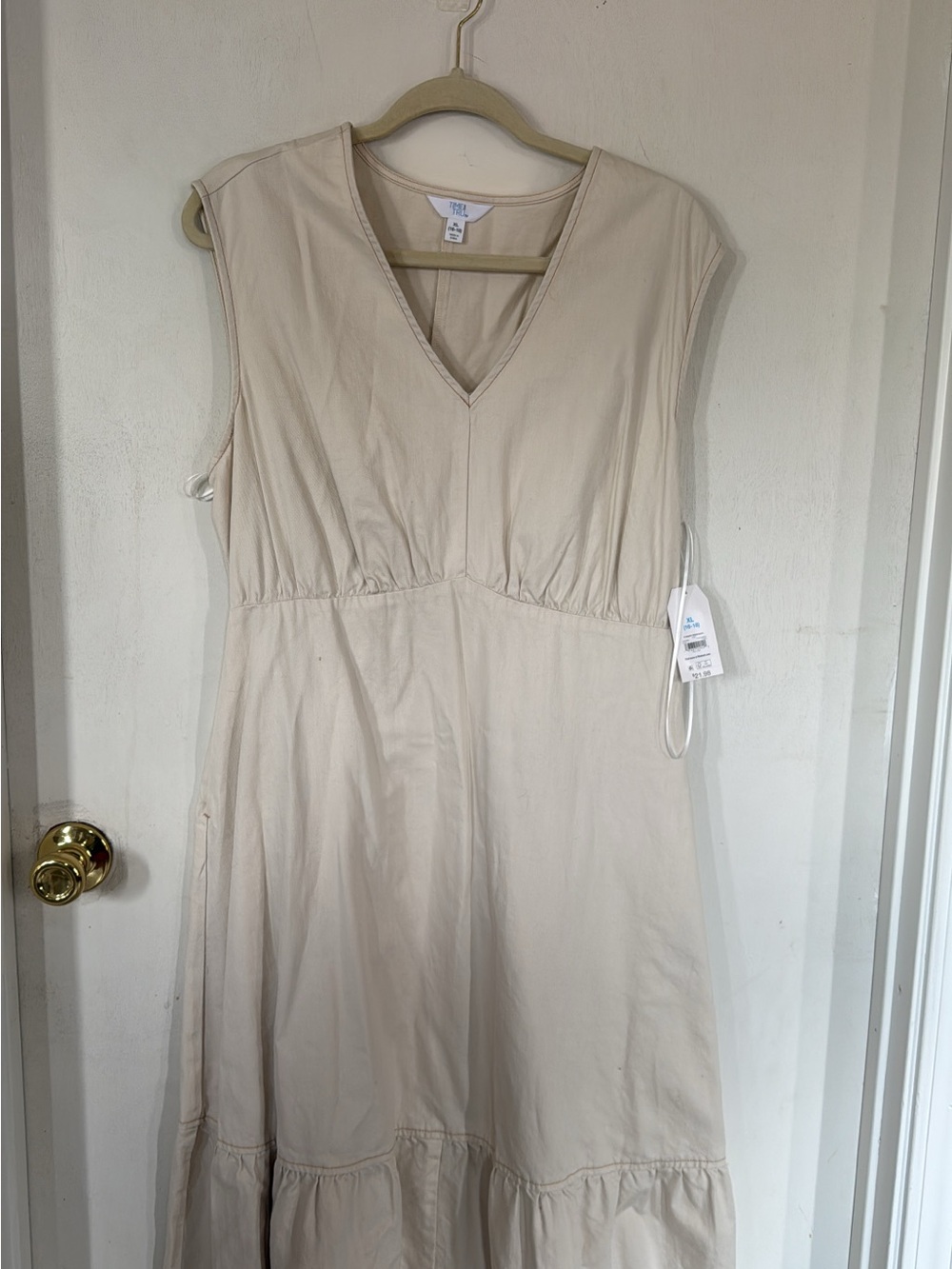 Sleeveless V-Neck Cream maxi Dress